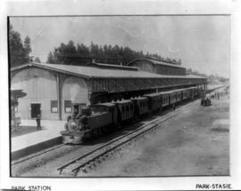 Johannesburg, 1900. Train headed by NZASM 46 Tonner No 200 'Wetenschap' at Park Station.