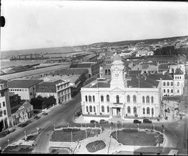 Port Elizabeth, 1934. City Hall and City Hall Square.