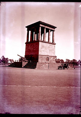 "Kimberley, 1932. Honoured Dead Memorial."