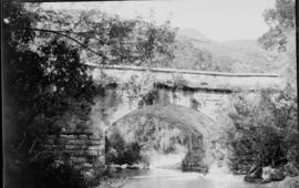George district, 1925. Road bridge on Montagu pass.
