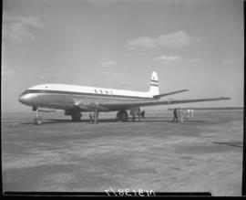 Johannesburg, July 1951. Palmietfontein. BOAC de Havilland Comet G-ALZK. Note this is the Comet p...