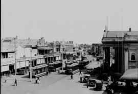 Kimberley, 1924. Old De Beers Road in central business district.