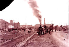 Cape Town, 26 Desember 1923. First Union Limited Express leaving Monument station, headed by SAR ...