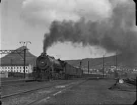 Cape Town, 22 April 1935. SAR Class 15CA No 2833 on Union Express leaving with Driver JR Louw.