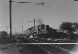 Kimberley district, 1966. SAR Class 25NC with Blue Train.