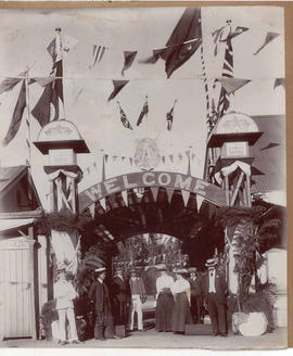 Potchefstroom, 1910. 'Welcome' arch at railway station.