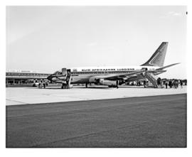 Port Elizabeth, 1968. HF Verwoerd airport. SAA Boeing 737 ZS-SBL 'Pongola'.