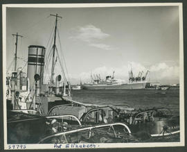 Port Elizabeth, 1952. Tug 'CF Kayser' in Port Elizabeth harbour.