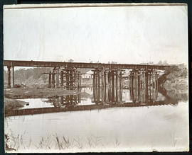 Umhloti, 1879. Construction of the bridge over the Mhloti River.