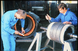 August 1975. Rewinding of the armature of a SAR Class 5E1 motor.