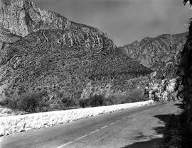 Montagu district, 1947. Road pass.