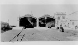 Port Elizabeth, 1896. Train entrance to station platforms. (EH Short)