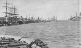 East London, 1895. Many ships moored in Buffalo Harbour. (EH Short)