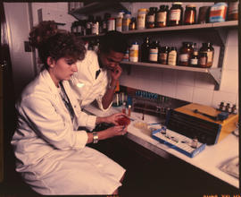 Pretoria, May 1989. Analytical chemists at Koedoespoort. [D Dannhauser]