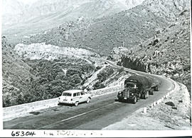 Paarl district, 1956. SAR Diamond T truck No 14196 in Du Toitskloof Pass.