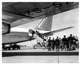 Johannesburg, 1970. Jan Smuts airport. SAA Boeing 707 ZS-SAE 'Windhoek'. Passengers boarding.