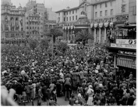 Johannesburg, 1 April 1947. City street scene.