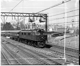 Johannesburg, 1951. SAR Class 3E with Blue Train leaving.
