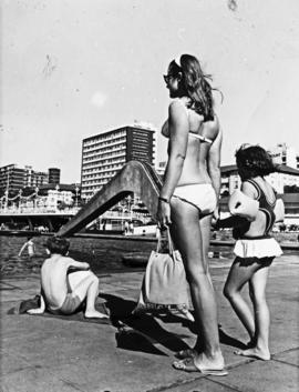 Durban, 1970. Mother and children at beachfront.