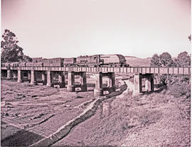 Umhloti district, 1946. SAR Class GEA No 4005 near Verulam on bridge.