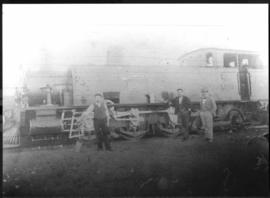NZASM 46 tonner No 122 'De La Fontaine', later SAR class B. Person on left is AGW Makkink. (Donat...