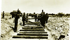 Upington district, 1914. Construction of the Prieska - Kalkfontein railway line during World War ...