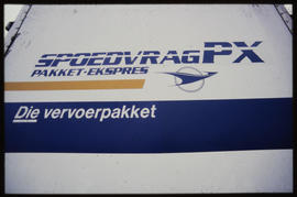 Signage on 'Spoedvrag' container.