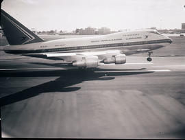 Johannesburg, 1976. Jan Smuts airport. SAA Boeing 747SP ZS-SPA 'Matroosberg'  touching down.