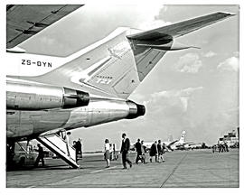 Johannesburg, 1965. Jan Smuts airport. SAA Boeing  727 ZS-DYN 'Limpopo'.