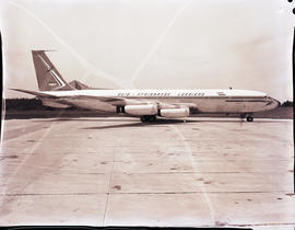 
SAA Boeing 707 ZS-CKE 'Durban'. Side view.
