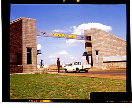 Bapsfontein, December 1982. Entrance to Sentrarand. [T Robberts]