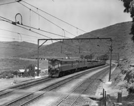 De Doorns district, 1964. SAR Class 5E1 Srs 1 on coal train at Osplaas.