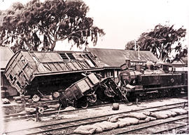 Estcourt district, January 1901. Railway accident at Willow Grange.