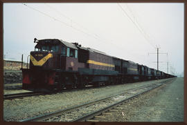 
Six SAR Class 34-000s, led by No 34-629, with goods train on double track.
