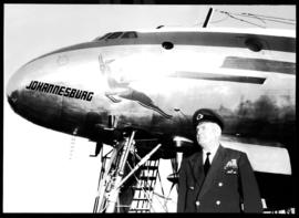 September 1956. Arrival of last flight of Captain Len Inggs in Lockheed Constellation SAA ZS-DBS ...