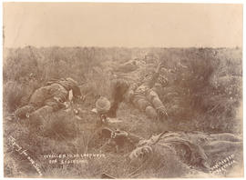 Circa 1900. Anglo-Boer War. 'Gevallen in de loopvoor.. Een bedekking'. (Van Hoepen, Pretoria)