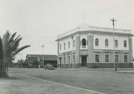 Mafeking, 1946. Standard Bank building.