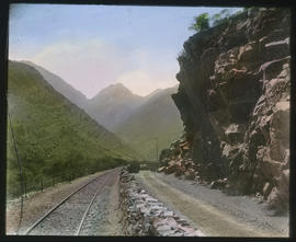 Rail and road in kloof.