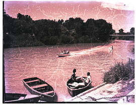 Kroonstad, 1959. Boating on Vals River.