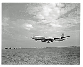 
SAA Boeing 707 ZS-CKC taking off. Note painted engines.
