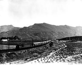 De Doorns, 1961. Blue Train in the Hex River valley.
