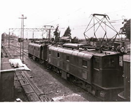 Glencoe. Two SAR Class 1E's in railway yard.