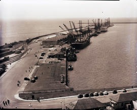 Port Elizabeth, 1950. Port Elizabeth harbour.