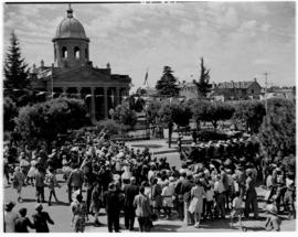 Bloemfontein, 7 March 1947.  Royal family at the Raadsaal (city hall).