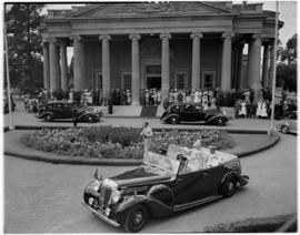 Bloemfontein, 7 March 1947.  Royal family leaving the Raadsaal (city hall).