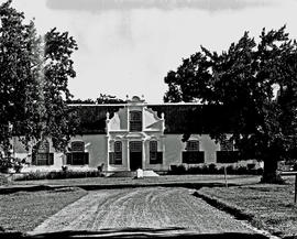 Franschhoek district, 1949. Farmstead at Boschendal.