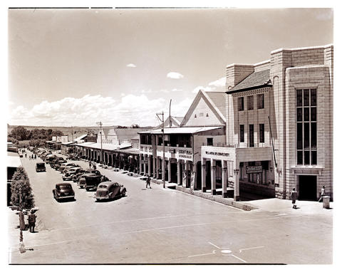 "Aliwal North, 1946. Main street." - Atom site for DRISA