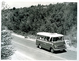
SAR Chevrolet motor coach bus No MT6917.
