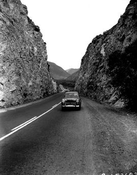 De Doorns, 1964. Deep road cutting at Sandhills in the Hex river valley.
