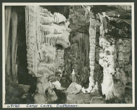 Oudtshoorn district, 1945. Cango caves.